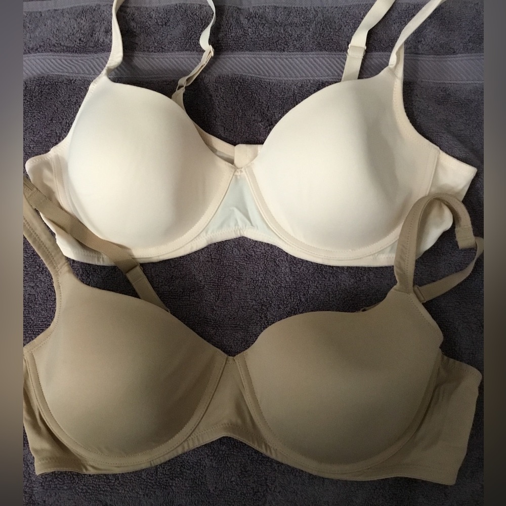 COPY - Ellen Tracy NEW underwire bras. 40 D. Toasted almond and cream.